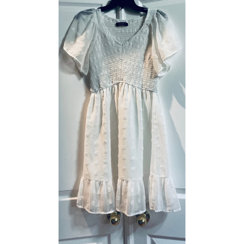 Tecrew Smocked Mini Dress Small Short Sleeve V-Neck Swiss Dot Flowy Summer White